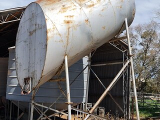 Sloping silo